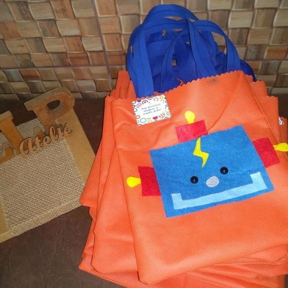 Kit 40 Sacolas em Tnt com Aplique em Feltro Robô