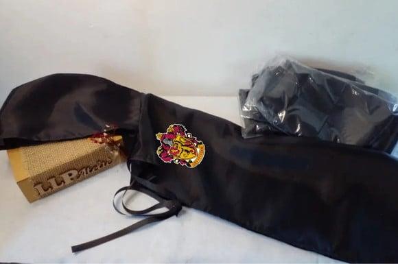 Kit 40 Capas c/ Capuz e Logo da Escola Mágica Harry Potter