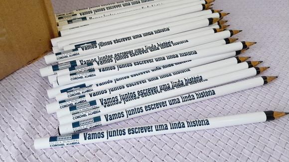 Kit 400 - Lápis Personalizado com Adesivo
