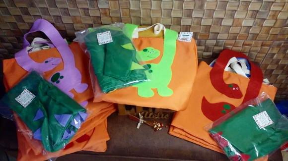 Kit Capa + Bolsa Dinossauro