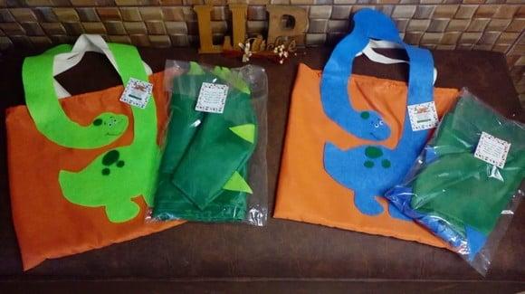 Kit Capa + Bolsa Dinossauro