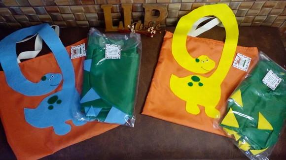 Kit Capa + Bolsa Dinossauro