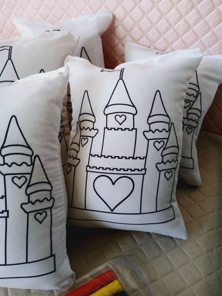 Kit com 10 Almofadas de Colorir com Canetinha Castelo