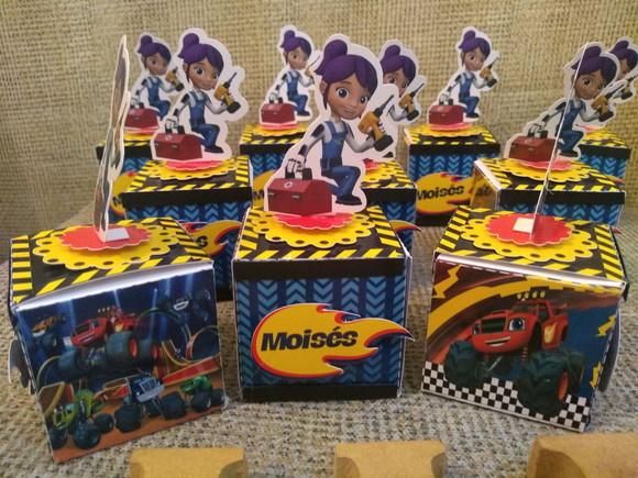 Kit com 10 Caixa Cubo - Blaze And The Monster Machines
