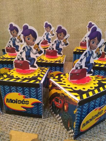 Kit com 10 Caixa Cubo - Blaze And The Monster Machines