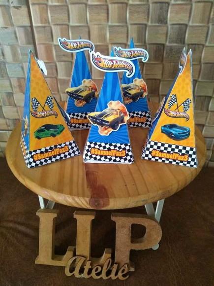 Kit com 10 Caixa Pirâmide - Hot Wheels