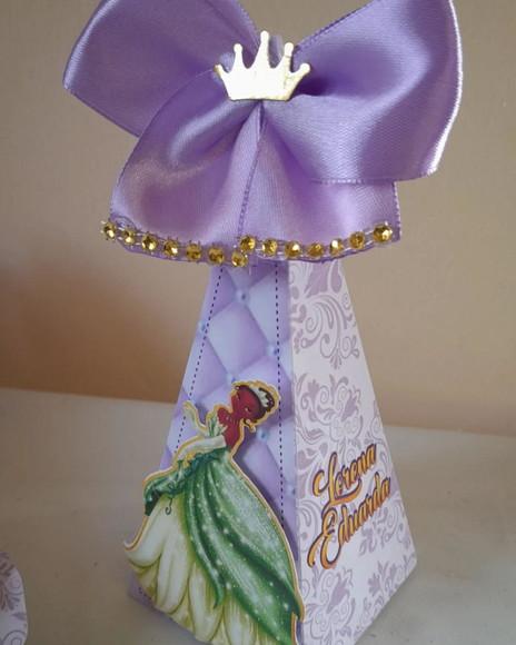 Kit com 10 Caixa Pirâmide Princesa Tiana e o Sapo