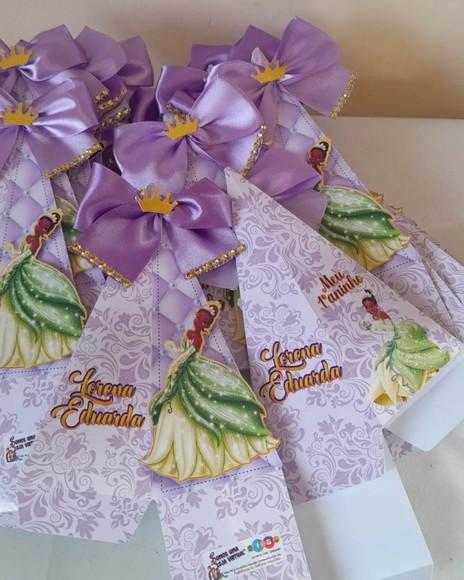 Kit com 10 Caixa Pirâmide Princesa Tiana e o Sapo