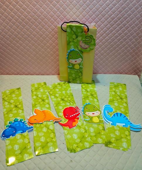 Kit com 10 Lapela Lacre e 10 Tag para Sacola - Dinossauro