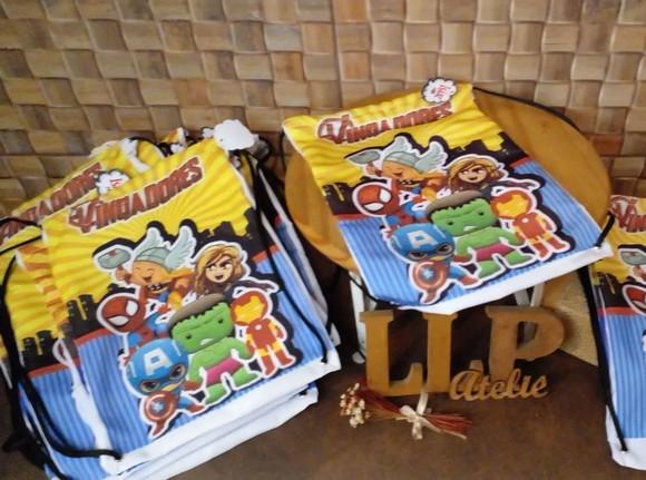 Kit com 10 Sacomochila - Vingadores
