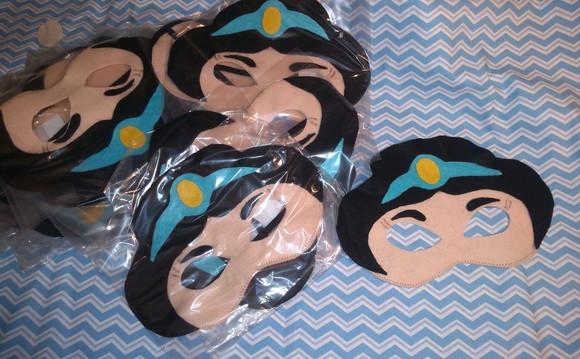 Kit com 15 Jasmine e Aladdin Máscara em Feltro