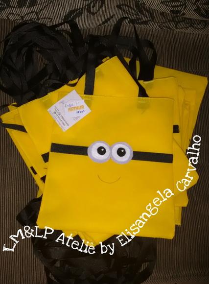 Kit com 15 Sacolas em Tnt com Aplique em Feltro