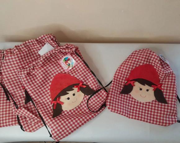 Kit com 15 Sacomochila Tecido - Chapeuzinho Vermelho