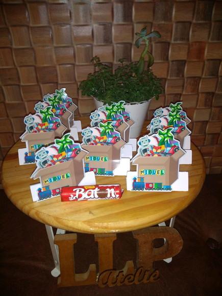 Kit com 30 Porta Batom de Chocolate