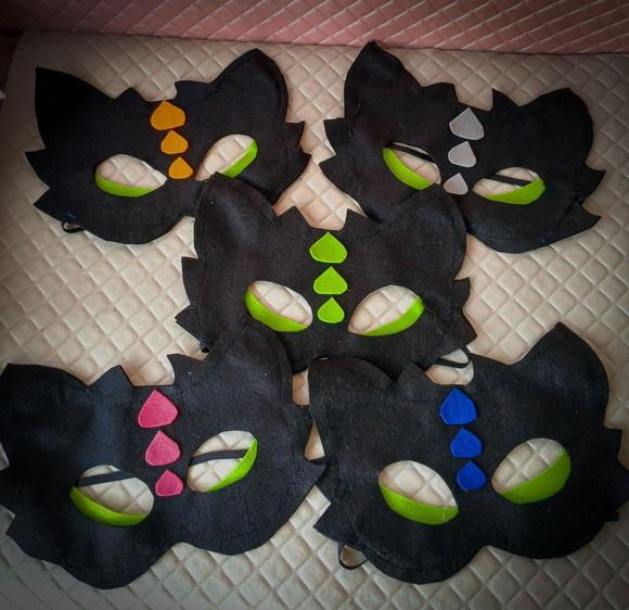 Kit com 45 Máscaras em Feltro do Dragão - Banguela