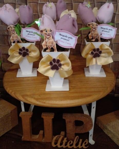 Kit Lembrança Princesa Nala Centro de Mesa + Kit Colorir
