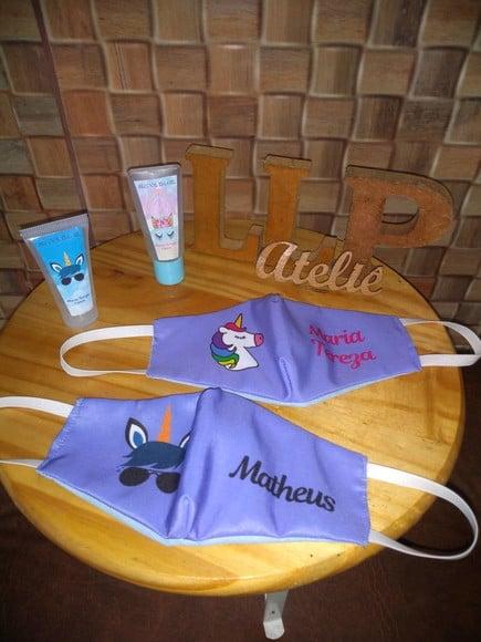 Kit máscara e porta álcool gel