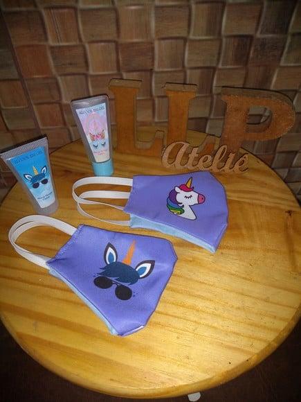 Kit máscara e porta álcool gel