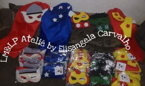 Kit Máscara, punho e capa heróis