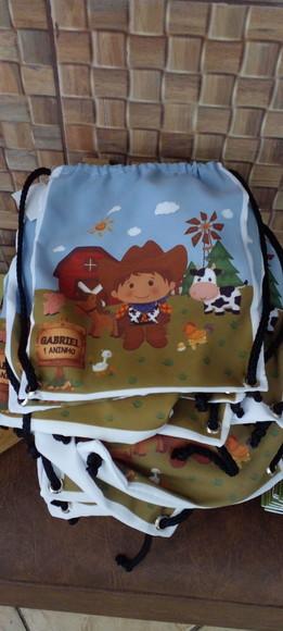 Kit Mochila + Revista de Colorir