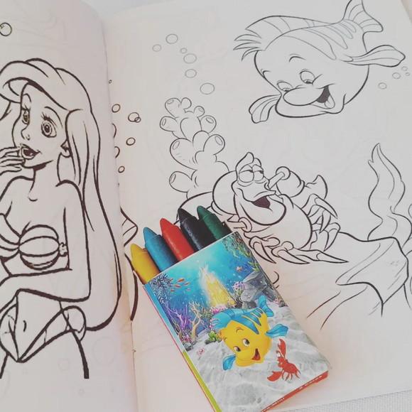 Revista de Colorir Linguadoe Ariel