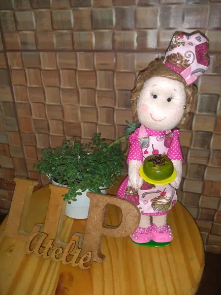 Boneca confeiteira
