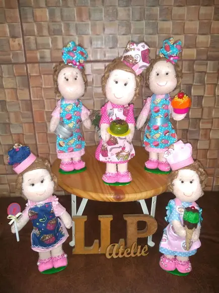 Boneca confeiteira