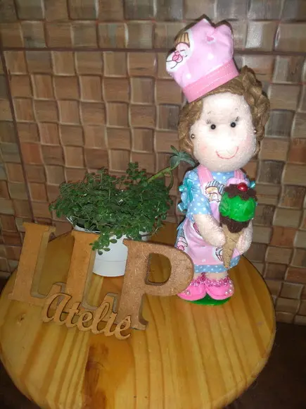 Boneca confeiteira