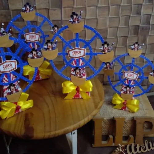 Caixa Pirâmide Roda Gigante - Mickey