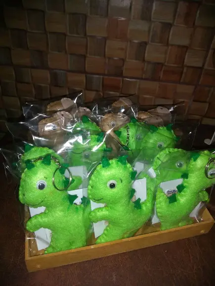 Chaveiros dinossauro em feltro