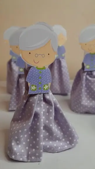 Kit 15- Tubetes Chapeuzinho Vermelho, Vovó ou Lobo Mau
