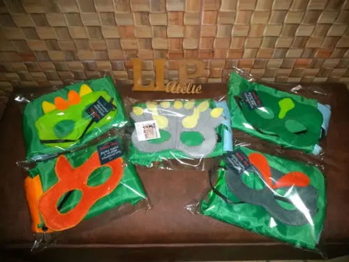 Kit 22 ... Kit Máscara + Capa Dinossauro