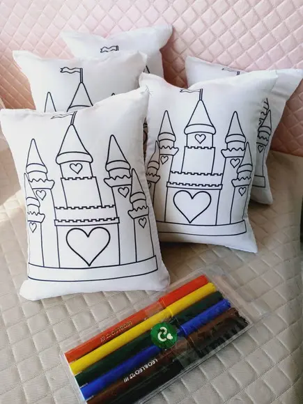 Kit com 10 Almofadas de Colorir com Canetinha Castelo
