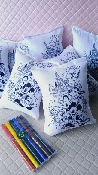 Kit com 10 Almofadas de Colorir com Canetinha