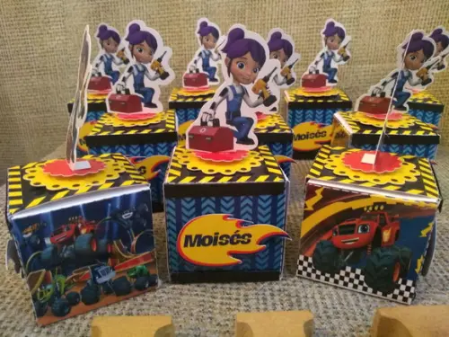 Kit com 10 Caixa Cubo - Blaze And The Monster Machines