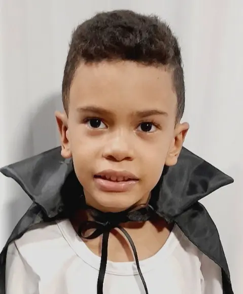 Kit com 10 Capa Drácula - 04 a 07anos