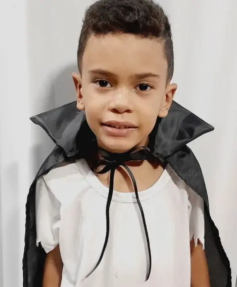 Kit com 10 Capa Drácula - 04 a 07anos