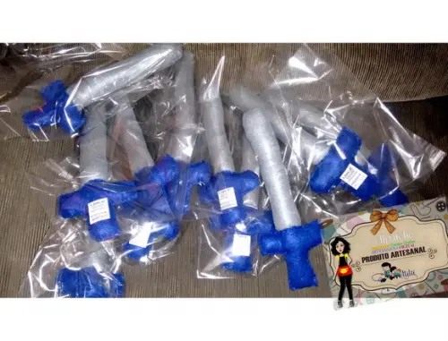 Kit com 10 Espadas e 10 Escudos em Feltro