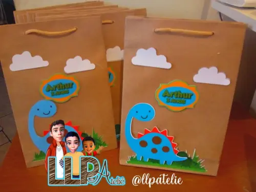Kit com 10 Sacola Kraft 3d - Dinossauros