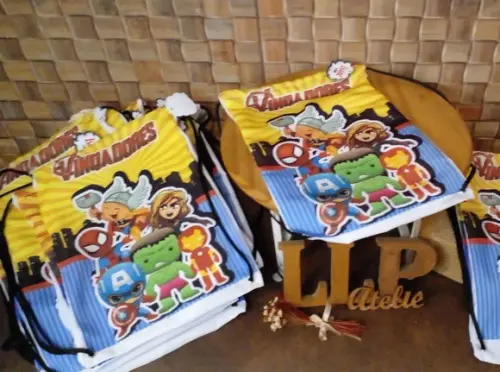 Kit com 10 Sacomochila - Vingadores