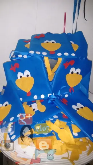 Kit com 15 Sacolas em Tnt com Aplique em Feltro