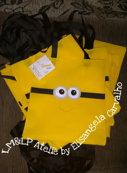 Kit com 15 Sacolas em Tnt com Aplique em Feltro