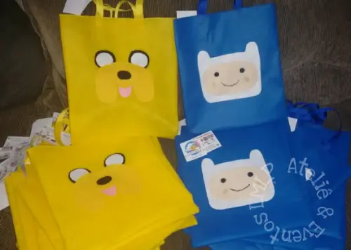 Kit com 15 Sacolas em Tnt com Aplique em Feltro
