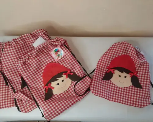 Kit com 15 Sacomochila Tecido - Chapeuzinho Vermelho