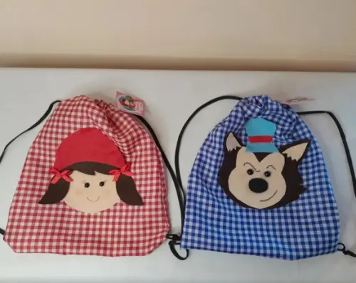Kit com 15 Sacomochila Tecido - Chapeuzinho Vermelho