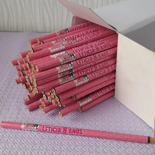 Kit com 20 Lápis Personalizado com Adesivo - Roblox