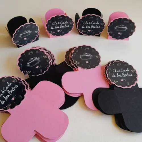Kit com 50 Forminhas Decorada Docinhos e Trufas