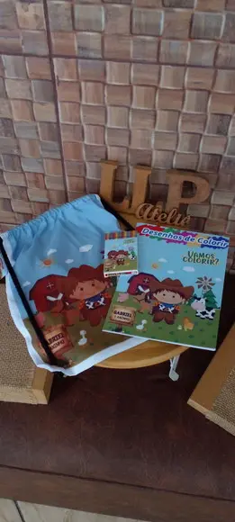 Kit Mochila + Revista de Colorir