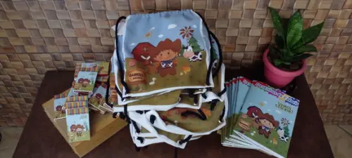 Kit Mochila + Revista de Colorir