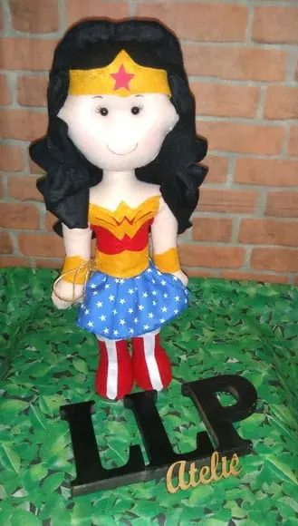 Mulher Maravilha em feltro
